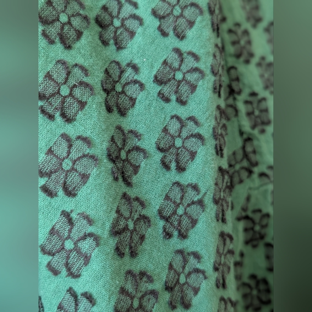 Never A Wallflower Emerald Patterned Blouse Medium - image 4